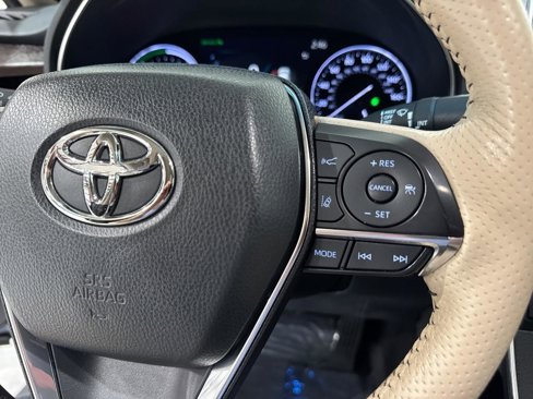 Used 2020 Toyota Avalon Limited image 41