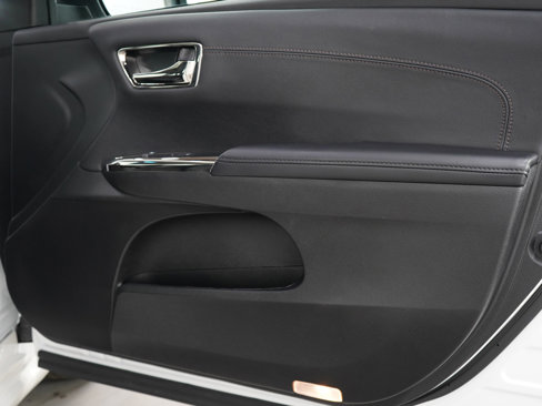 Used 2017 Toyota Avalon XLE Premium image 9