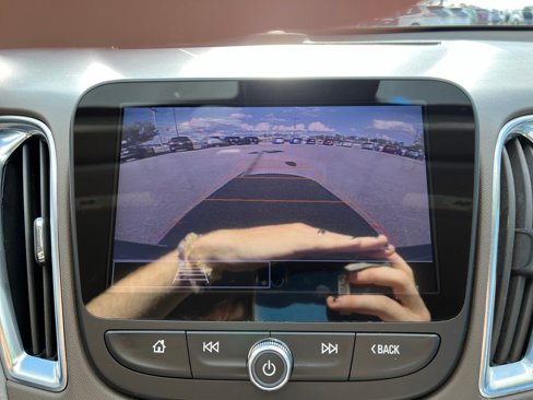 Used 2021 Chevrolet Malibu LT image 27