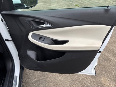 Used 2022 Buick Encore GX Select image 38