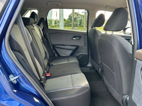 Used 2023 Nissan Rogue SV image 31