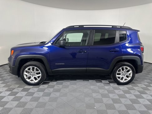 Used 2017 Jeep Renegade Latitude w/ Cold Weather Group image 6