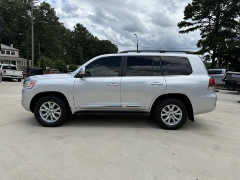Used 2017 Toyota Land Cruiser image 9