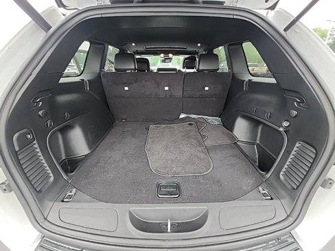 Used 2021 Jeep Grand Cherokee Limited image 23