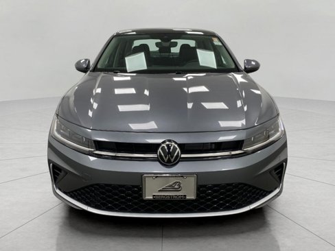 New 2025 Volkswagen Jetta SE image 9