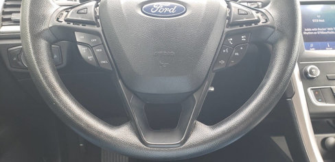Used 2020 Ford Fusion SE image 19