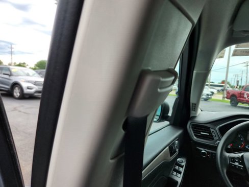 Used 2022 Ford Escape S image 27