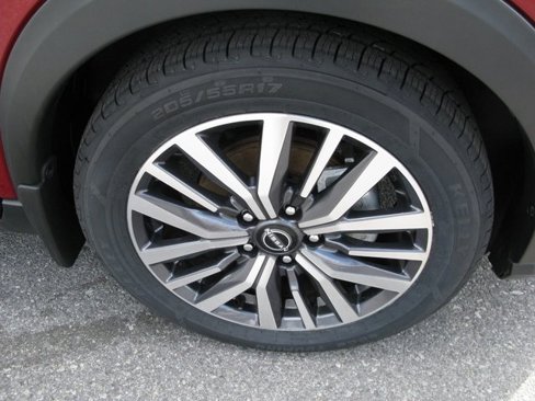 Used 2024 Nissan Kicks SV image 11