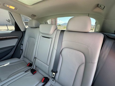 Used 2015 Audi Q5 2.0T Premium Plus w/ Technology Package image 8