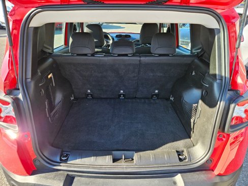 Used 2019 Jeep Renegade Sport image 17