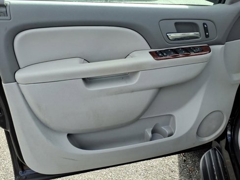 Used 2012 Chevrolet Avalanche LT image 24
