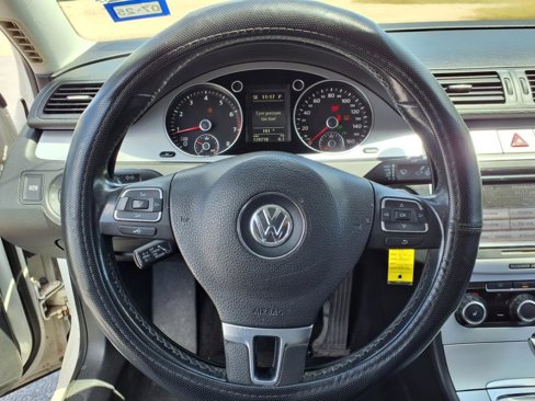 Used 2010 Volkswagen Passat Komfort image 12