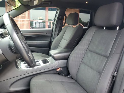 Used 2018 Jeep Grand Cherokee Laredo image 13