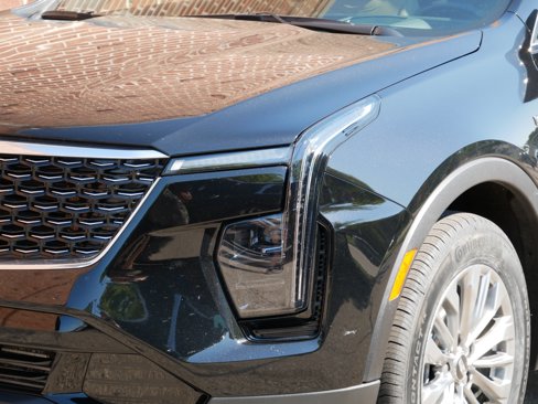 Used 2024 Cadillac XT4 Premium Luxury w/ Technology Package image 5