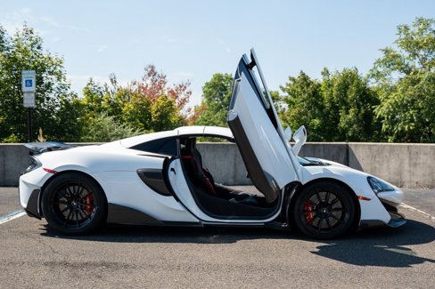 Used 2020 McLaren 600LT Spider image 16