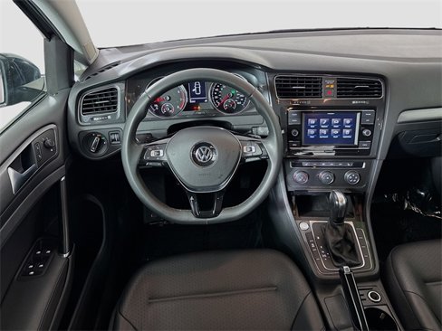 Used 2021 Volkswagen Golf 4-Door image 21