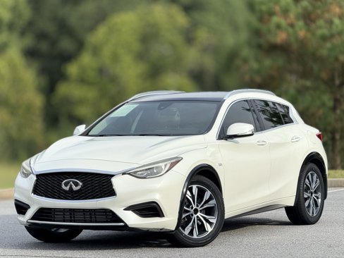 Used 2018 INFINITI QX30 image 7