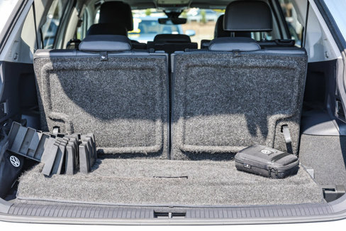 Used 2021 Volkswagen Tiguan SEL w/ 3rd Row Seat Package image 28