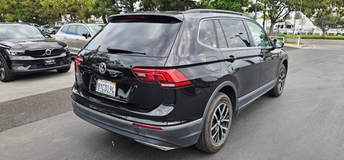 Certified 2021 Volkswagen Tiguan SE w/ Panoramic Sunroof Package image 5