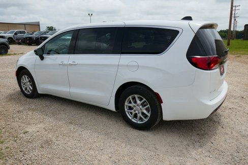 New 2025 Chrysler Voyager LX image 6