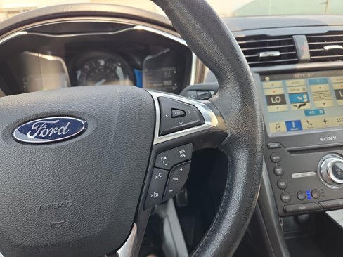 Used 2018 Ford Fusion Energi Titanium image 19