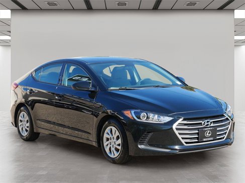 Used 2017 Hyundai Elantra SE image 1