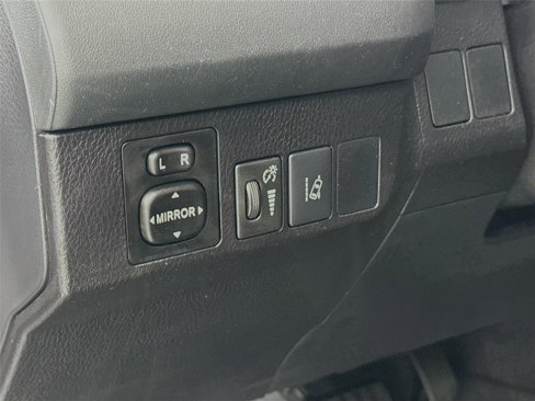Used 2018 Toyota RAV4 LE image 16