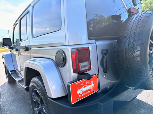 Used 2018 Jeep Wrangler Unlimited Sahara image 14