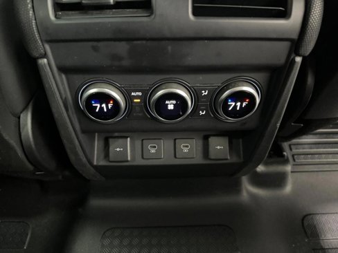 Certified 2021 Land Rover Defender 110 X-Dynamic HSE image 13
