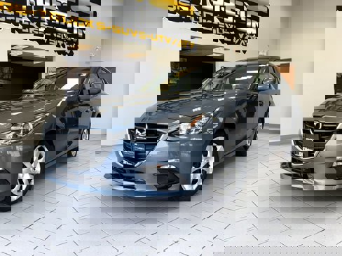 Used 2016 MAZDA MAZDA3 i Sport image 2