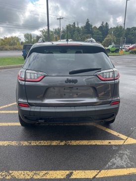 Used 2022 Jeep Cherokee Latitude image 6