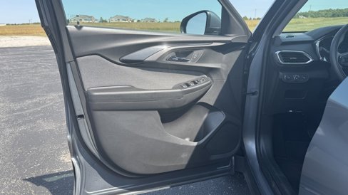 Used 2022 Chevrolet TrailBlazer LT w/ Convenience Package image 9