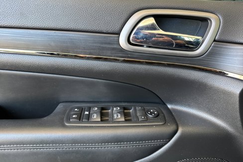 Used 2020 Jeep Grand Cherokee Limited X image 10