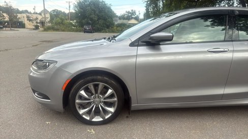 Used 2015 Chrysler 200 S w/ Navigation & Sound Group I image 4