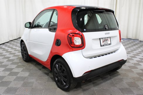 Used 2016 smart fortwo pure image 27