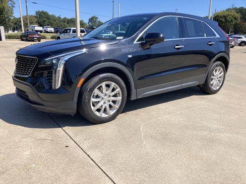 Used 2021 Cadillac XT4 Luxury w/ Cold Weather Package image 1