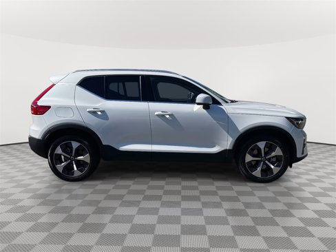 Certified 2025 Volvo XC40 B5 Core w/ Protection Package Premier image 3