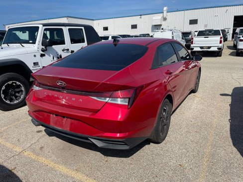 Used 2023 Hyundai Elantra SEL image 2