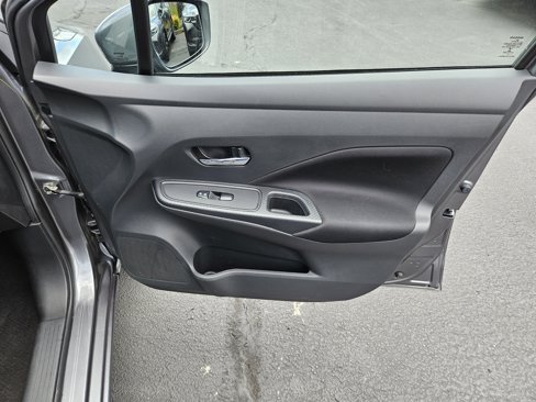 Used 2021 Nissan Versa SV image 10