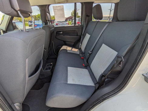 Used 2010 Jeep Liberty Sport image 11
