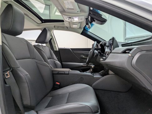 Used 2022 Lexus ES 300h w/ Premium Package image 25