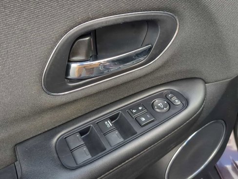 Used 2019 Honda HR-V EX image 12