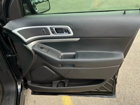 Used 2015 Ford Explorer XLT w/ Equipment Group 202B image 19
