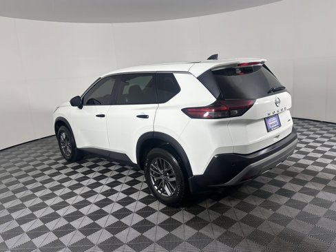 Used 2022 Nissan Rogue S image 6