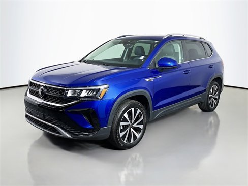 Used 2022 Volkswagen Taos SE image 3
