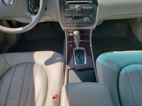 Used 2011 Buick Lucerne CXL image 15