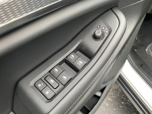 New 2025 Jeep Grand Cherokee Laredo X w/ Luxury Tech Group I image 10