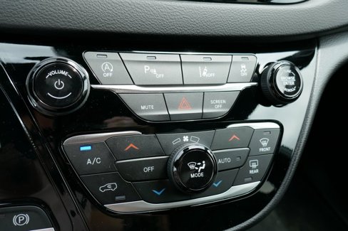 New 2025 Chrysler Voyager LX image 20