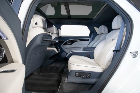 Used 2023 Bentley Bentayga Extended Wheelbase image 44