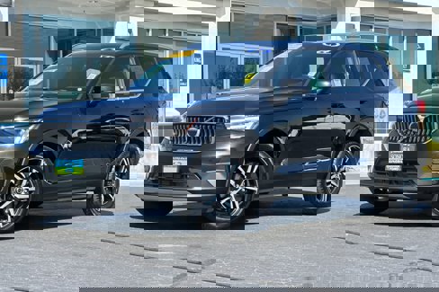 Used 2024 Volvo XC40 B5 Core image 8